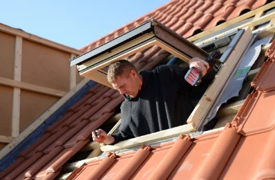 Pose de fenêtres de toit Velux à Coutures